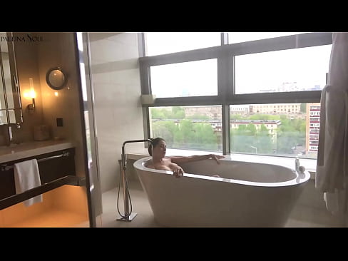 ❤️ Gagică imensă care își masturbează cu pasiune păsărica în baie ❌ at ro.hentai-for.ru ❌️❤